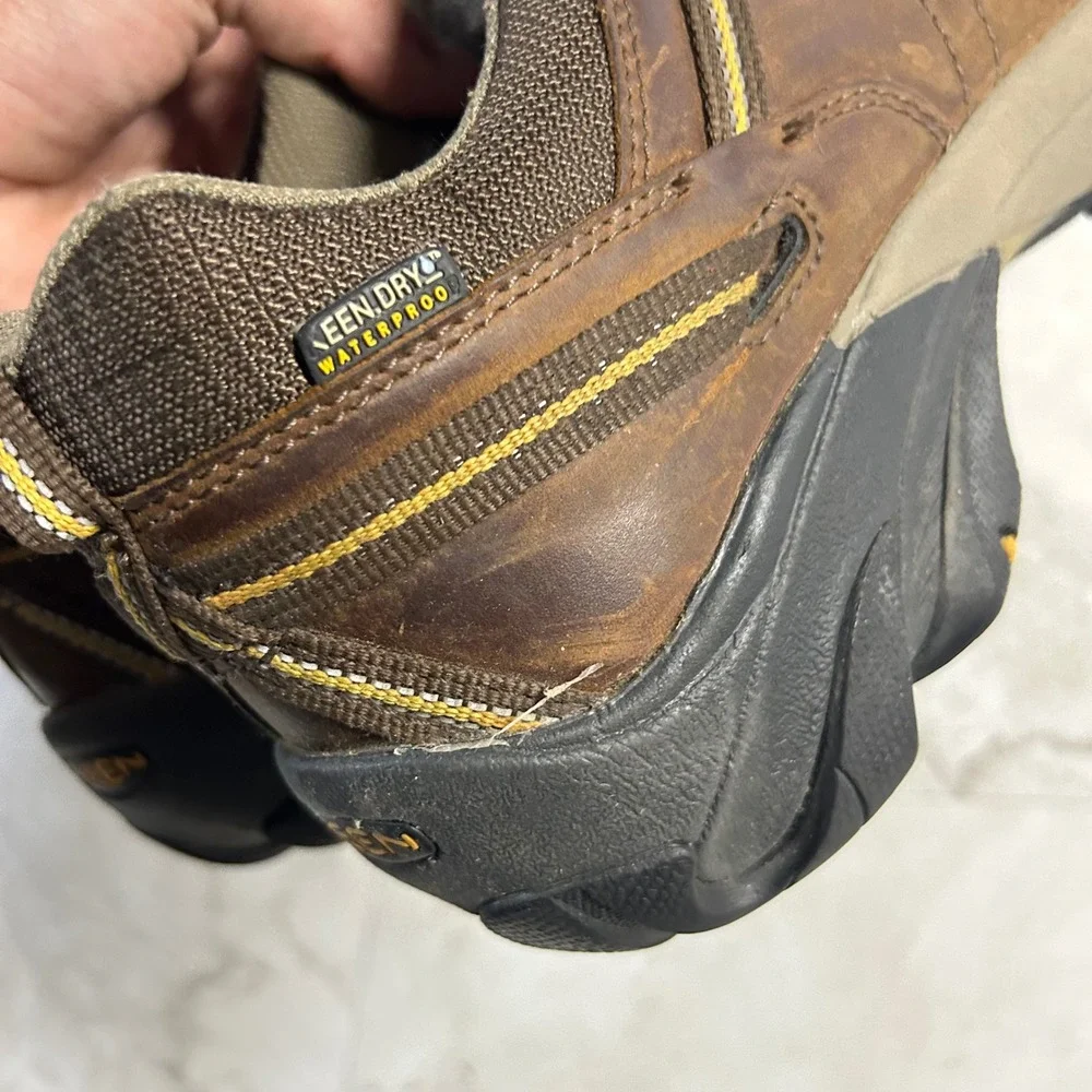 KEEN Targhee Waterproof Hiking Shoes Brown Mens 12 Wide Leather Trail Sneakers
